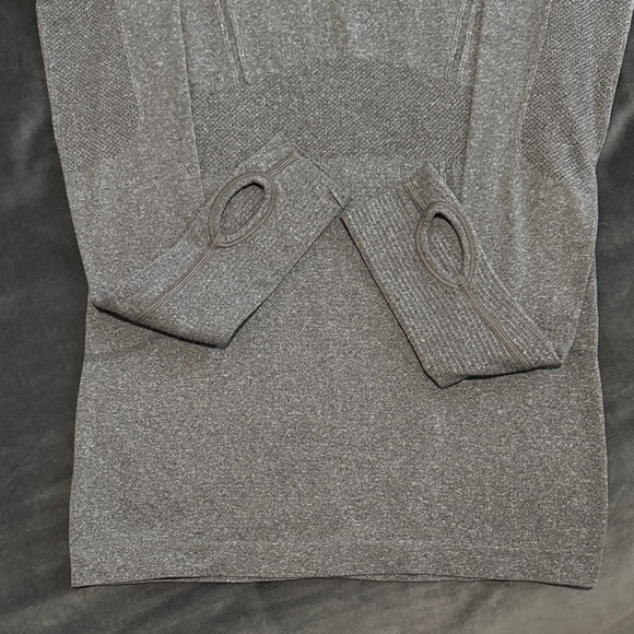 Lululemon athletica Grey Long Sleeve Tee - Picture 3 of 7